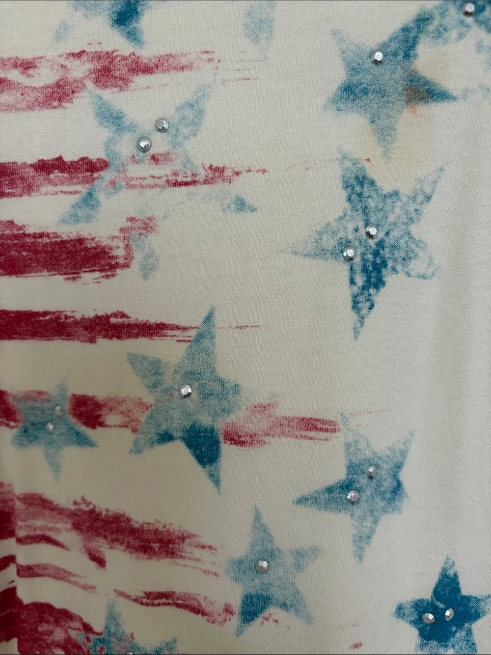 Kim Rogers Cream Tee with Red Stripe & Blue Star Graphic - Picture 4 of 4